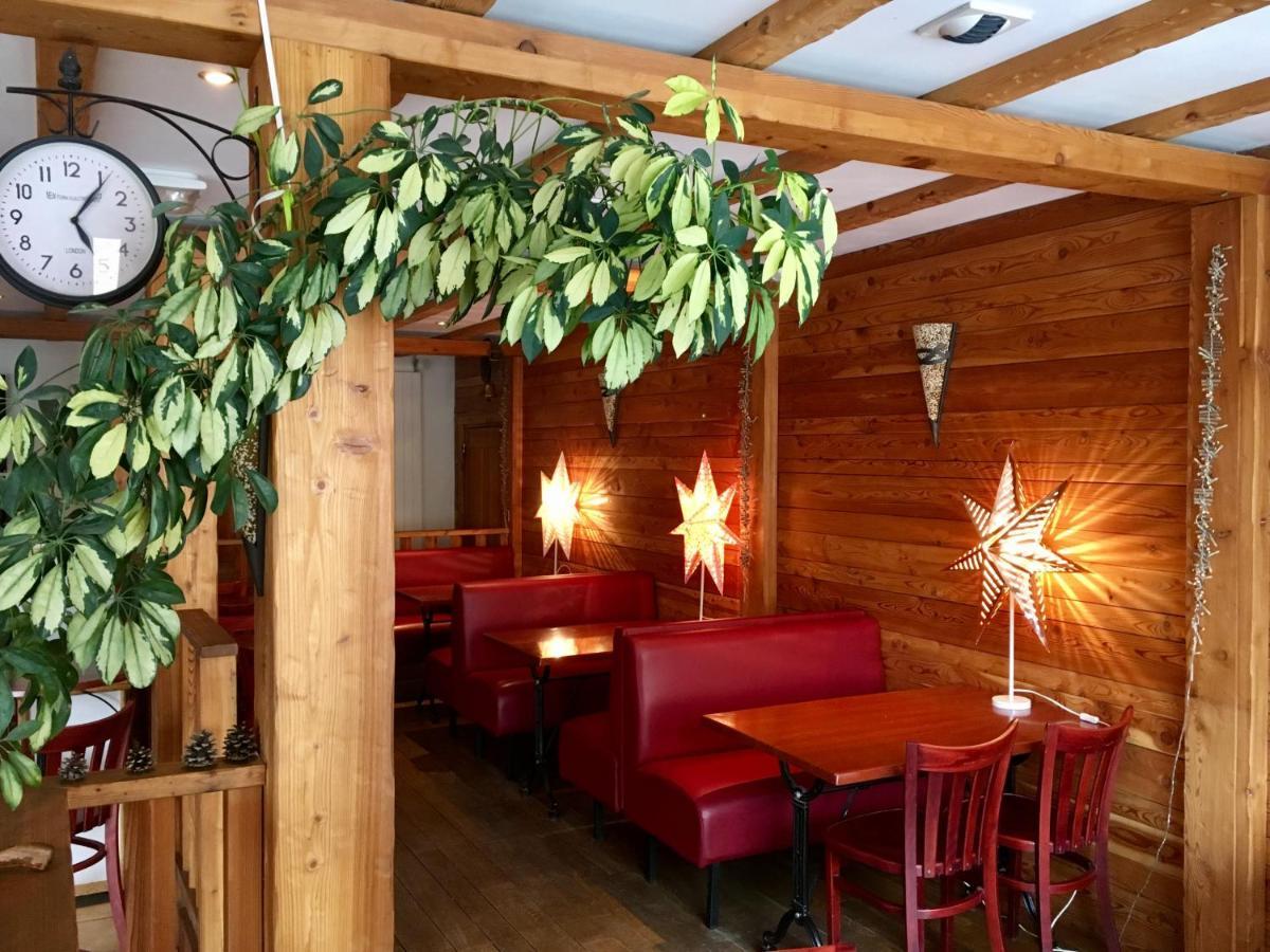 Hotel Restaurant Le Chamois Ancelle Exteriör bild