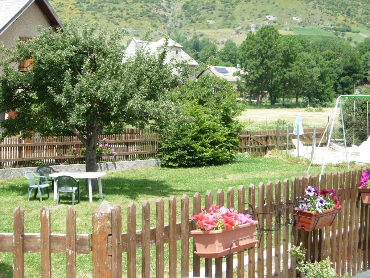 Hotel Restaurant Le Chamois Ancelle Exteriör bild